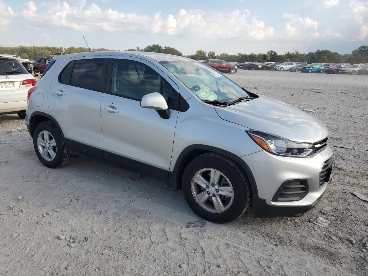 2022 Chevrolet Trax Ls - zdjęcie 4