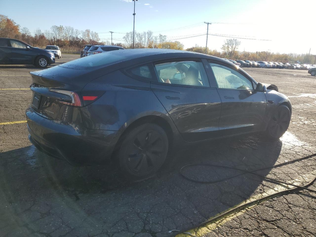 2024 Tesla Model 3 - zdjęcie 3