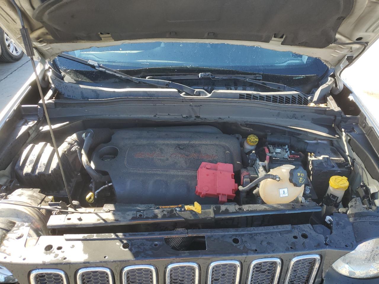 2018 Jeep Renegade Latitude - zdjęcie 12