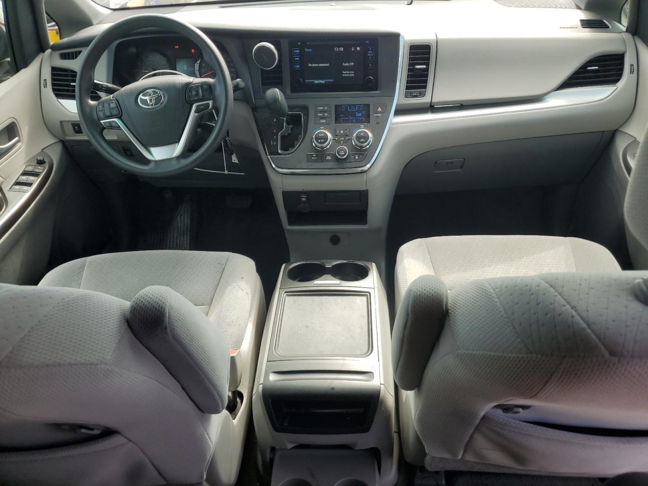 2016 Toyota Sienna - zdjęcie 8