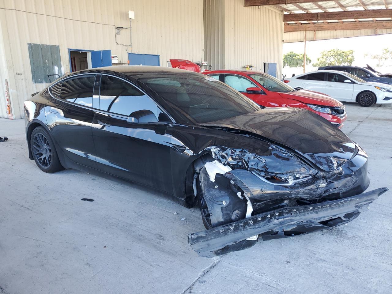 2024 Tesla Model 3 - zdjęcie 4