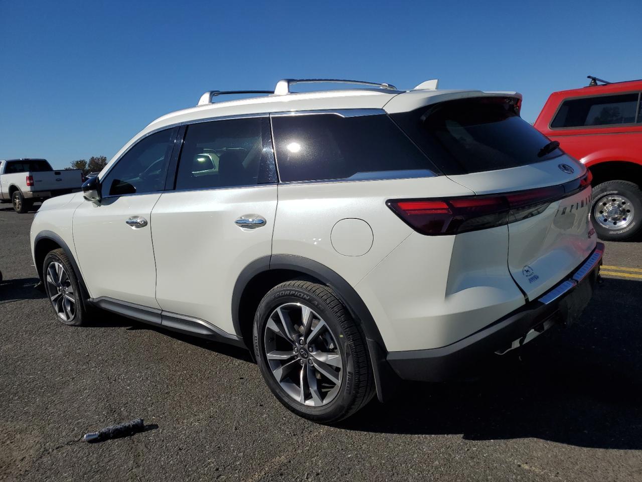 2023 Infiniti QX60 - zdjęcie 2