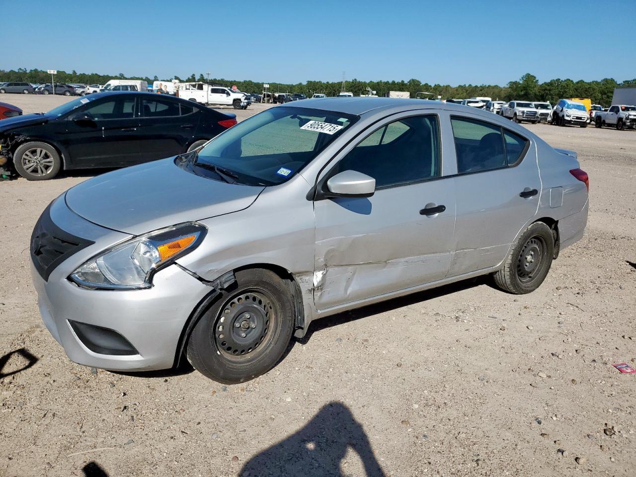 2016 Nissan Versa S - zdjęcie główne