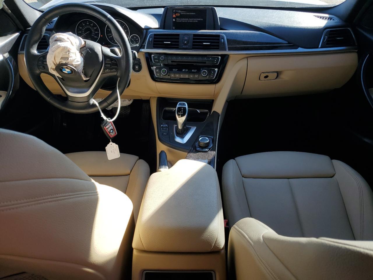 2017 BMW 330 Xi - zdjęcie 8