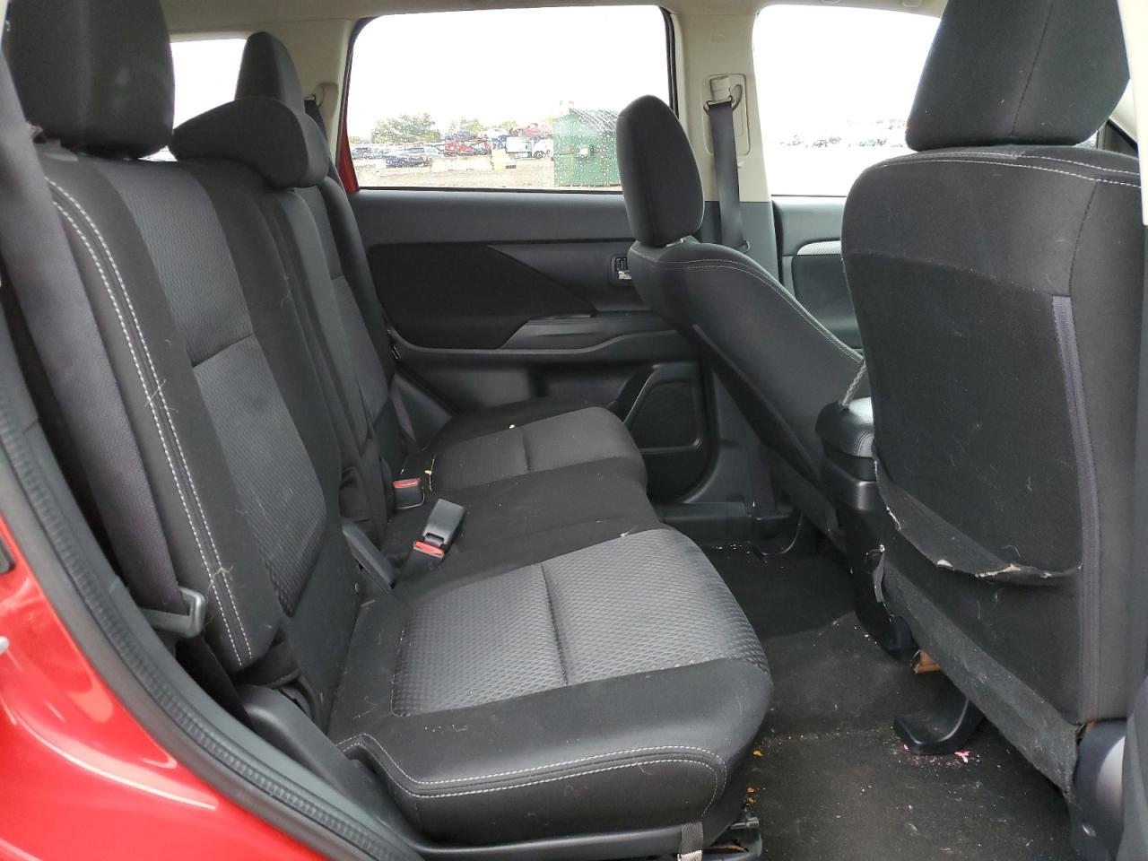 2017 Mitsubishi Outlander Se - zdjęcie 10
