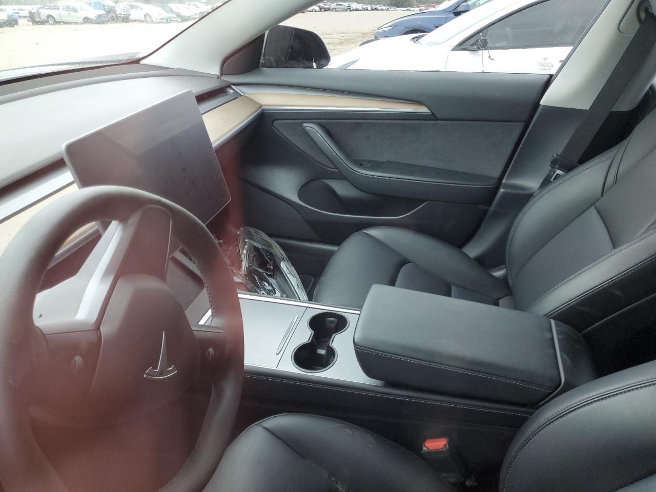 2022 Tesla Model 3 - zdjęcie 9