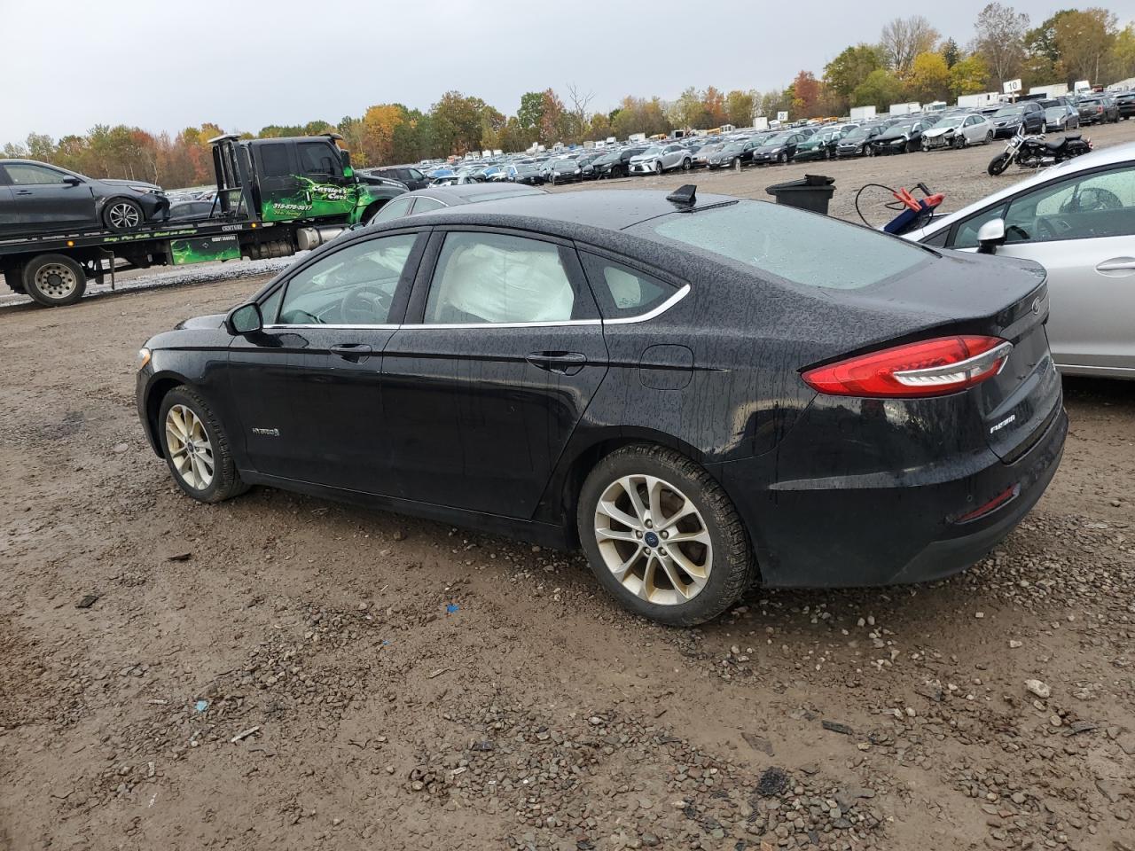 2019 Ford Fusion - zdjęcie 2
