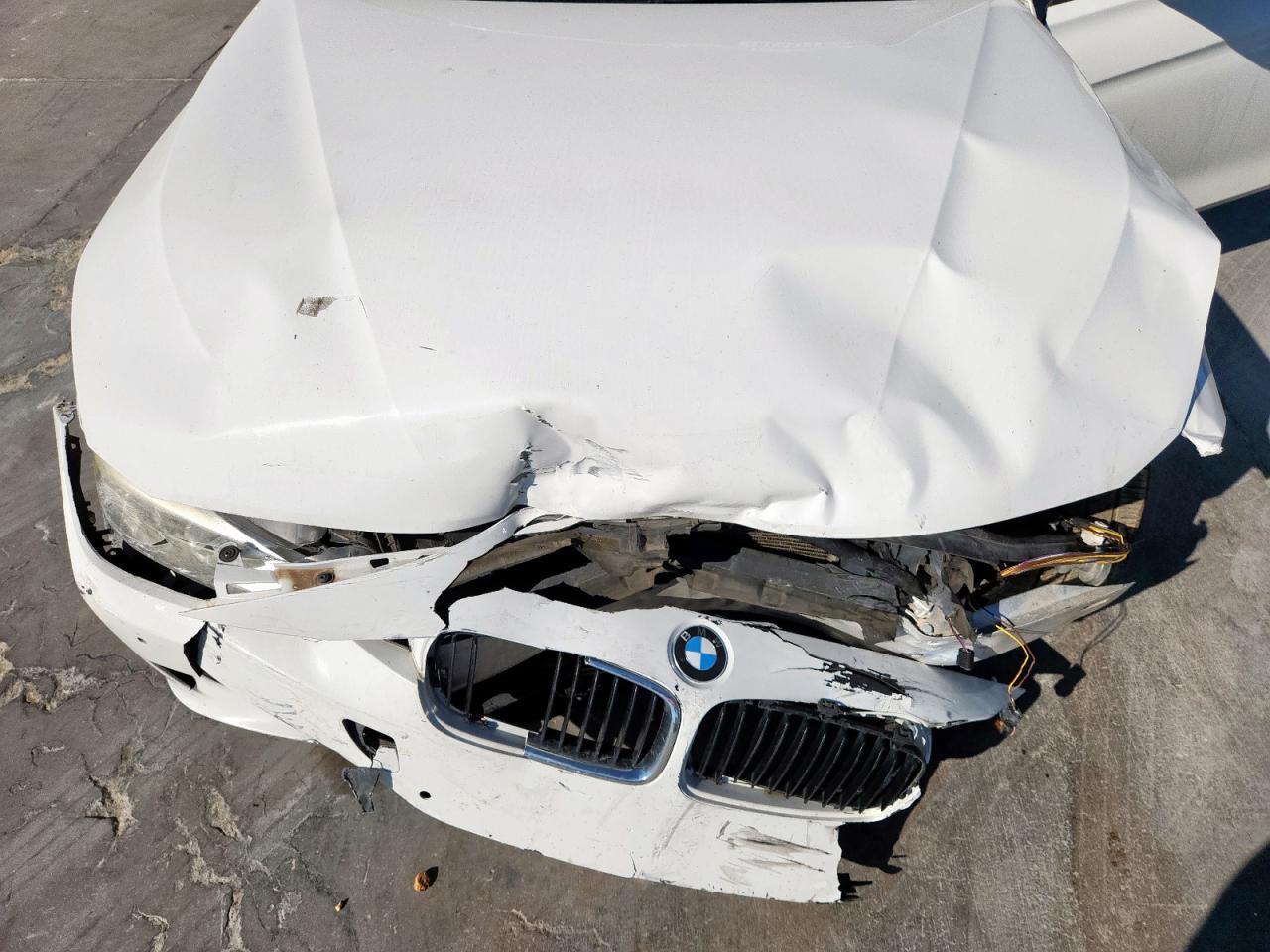 2015 BMW 328 I - zdjęcie 11