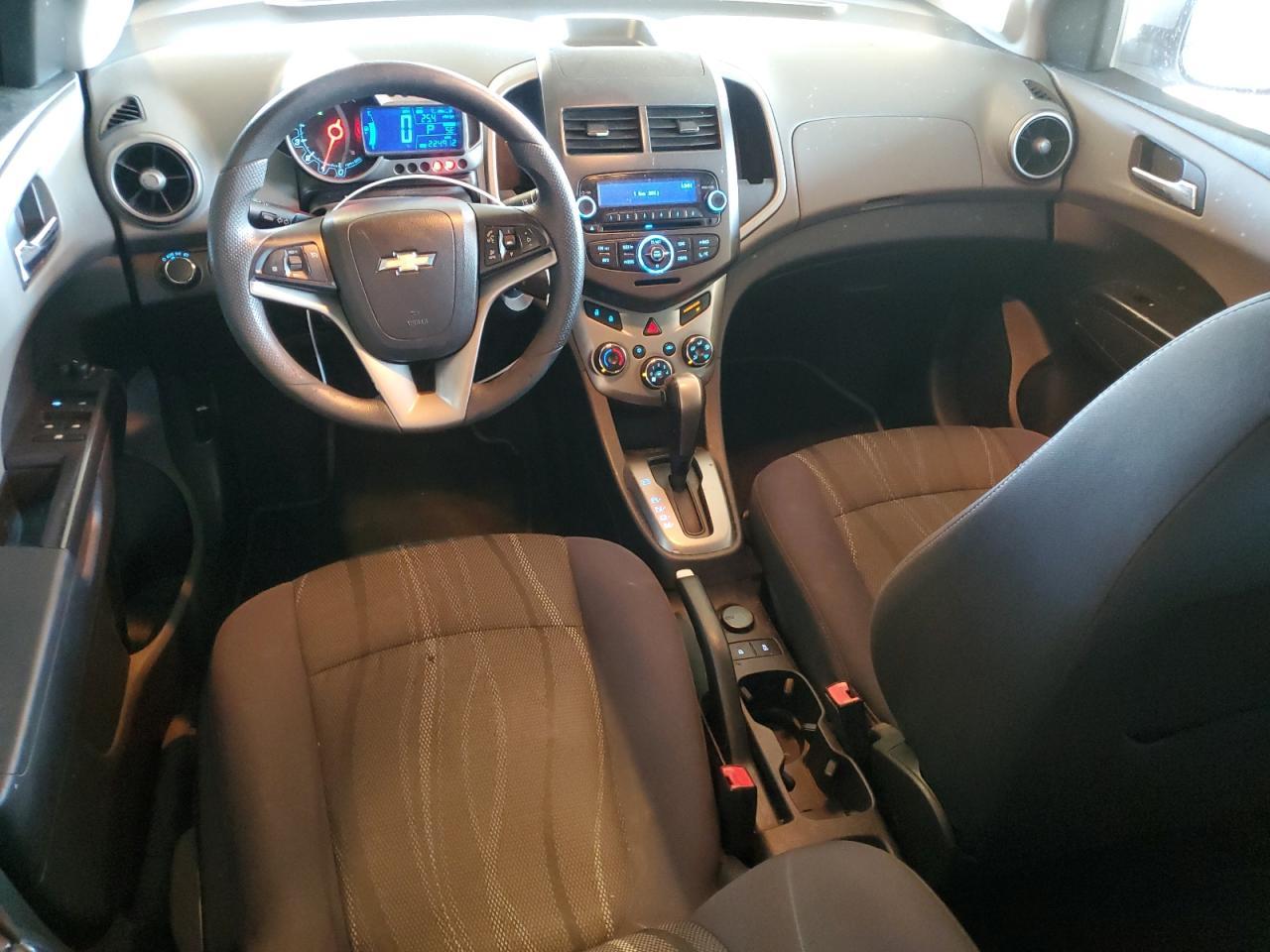2013 Chevrolet Sonic - zdjęcie 8