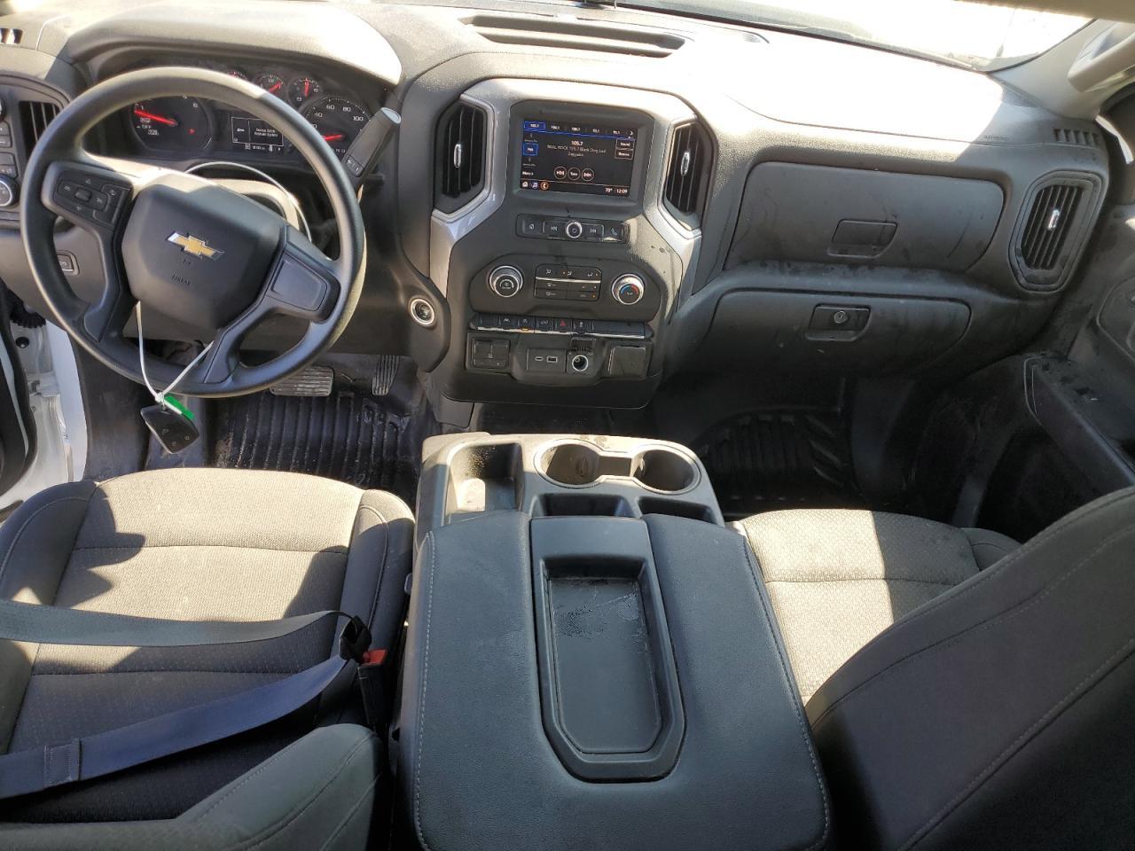 2023 Chevrolet Silverado - zdjęcie 8