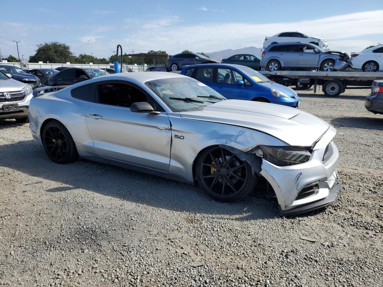 2017 Ford Mustang - zdjęcie 4