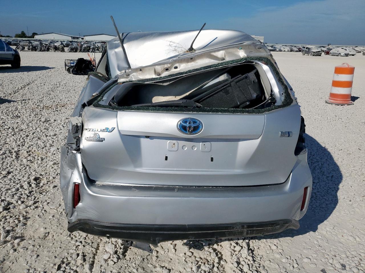 2016 Toyota Prius V - zdjęcie 6