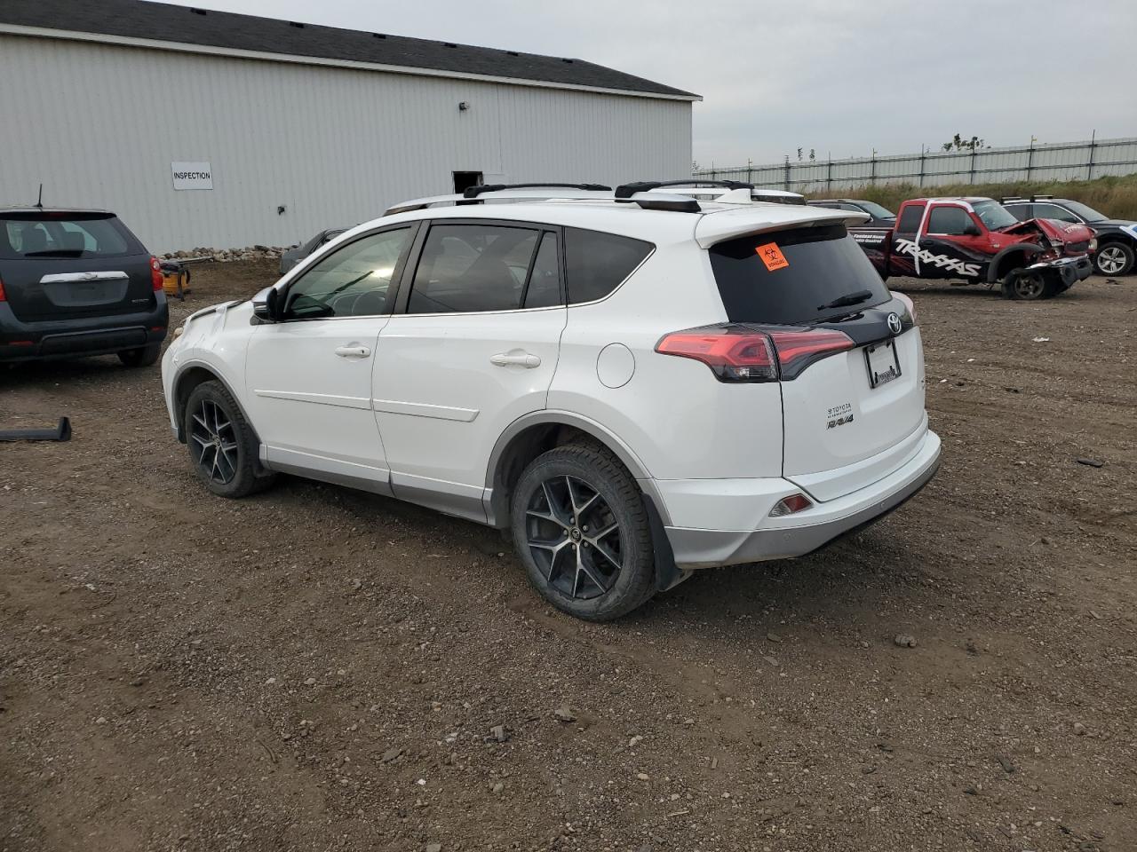 2016 Toyota Rav4 Se - zdjęcie 2