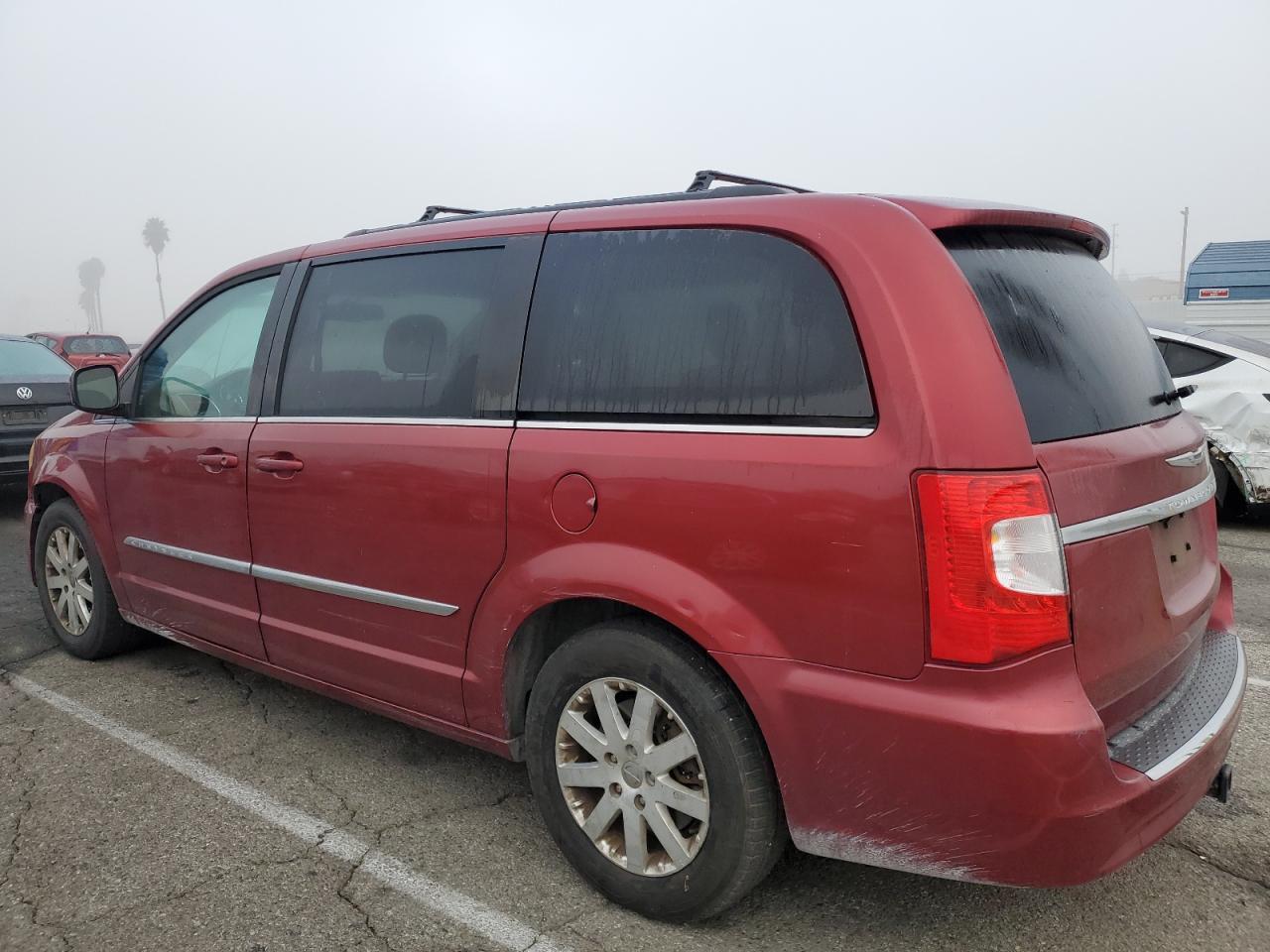 2014 Chrysler Town & Country Touring - zdjęcie 2