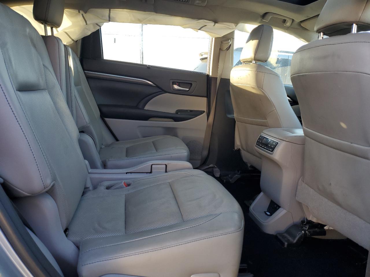 2019 Toyota Highlander Hybrid Limited Platinum - zdjęcie 10