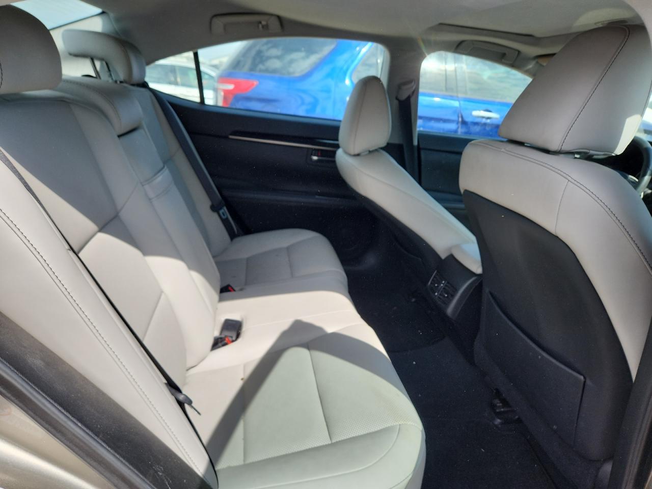 2017 Lexus ES - zdjęcie 10