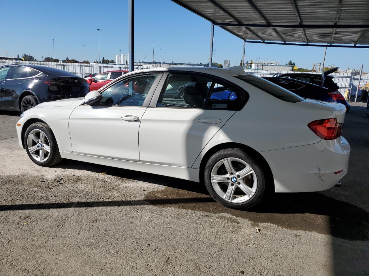 2015 BMW Seria 3 - zdjęcie 2