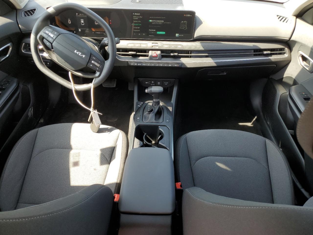 2025 Kia K4 - zdjęcie 8