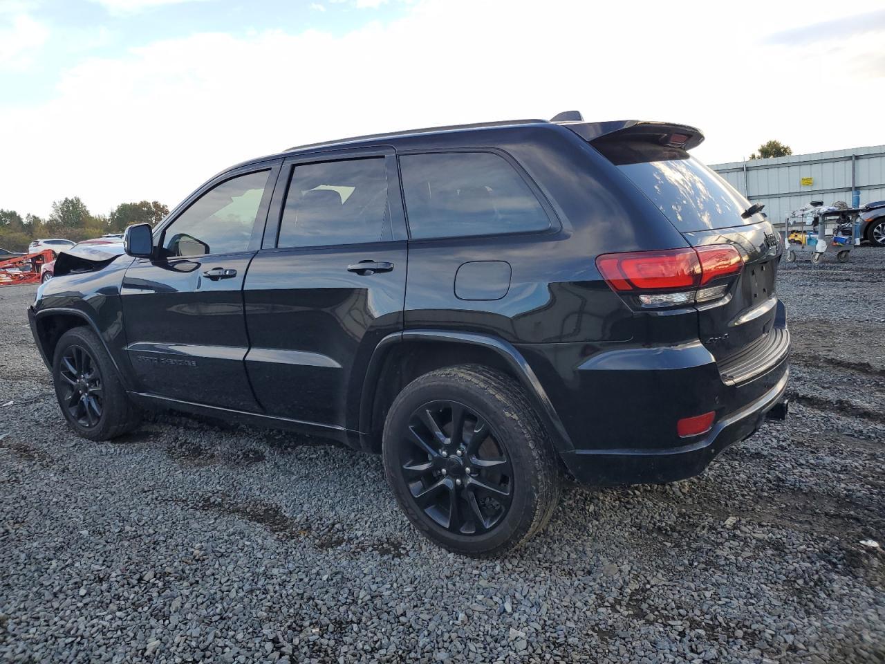 2018 Jeep Grand Cherokee - zdjęcie 2