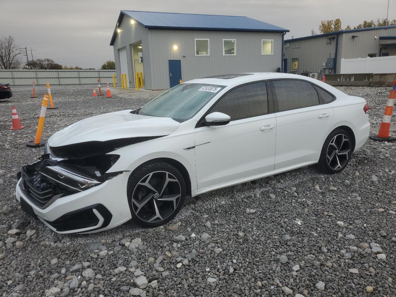 2020 Volkswagen Passat - zdjęcie główne