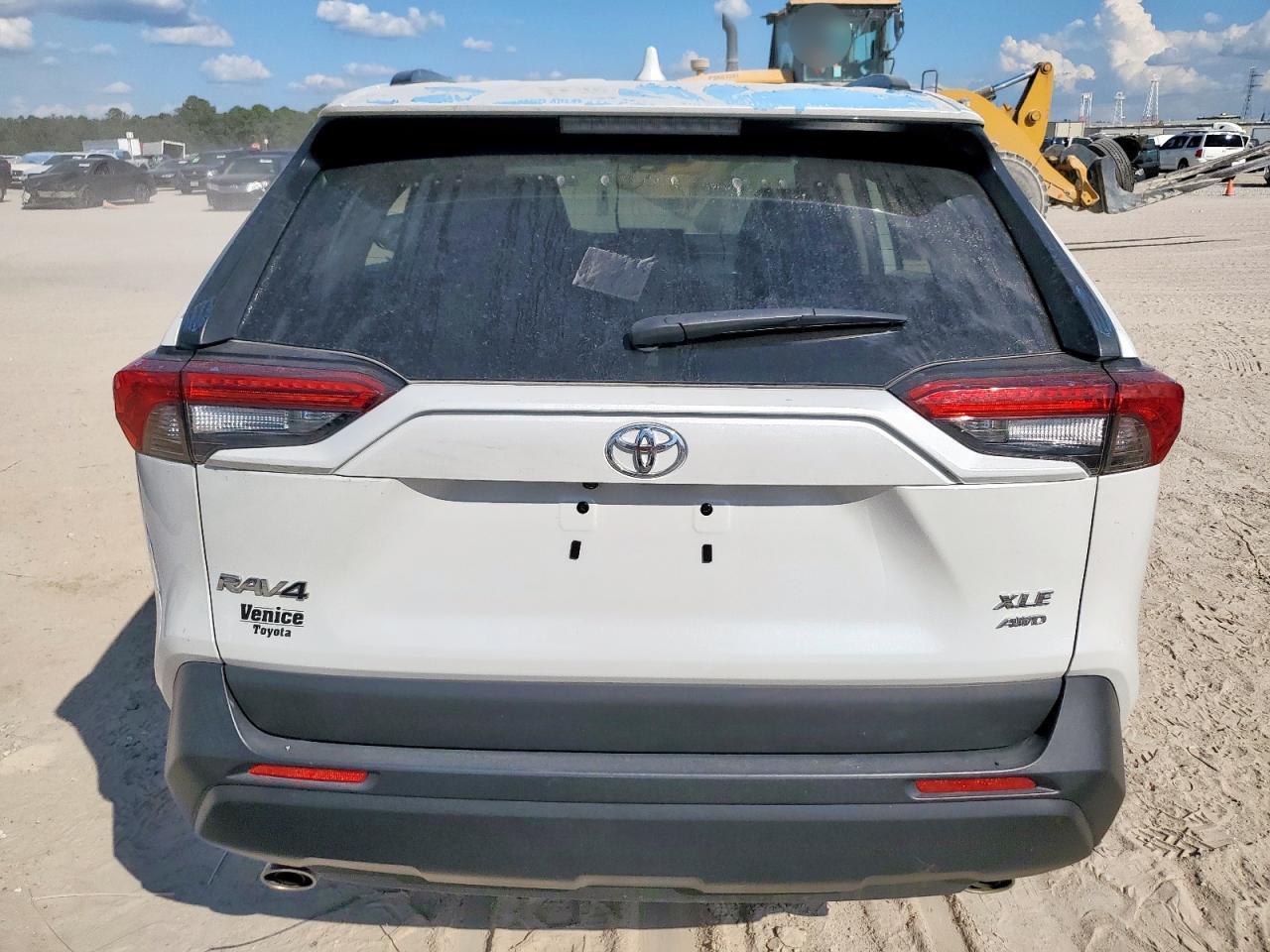 2024 Toyota Rav4 Xle Premium - zdjęcie 6