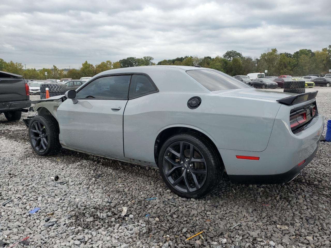 2022 Dodge Challenger Sxt - zdjęcie 2