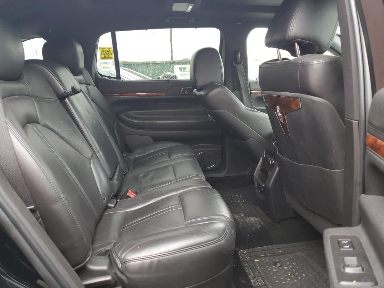 2016 Lincoln Mkt - zdjęcie 11