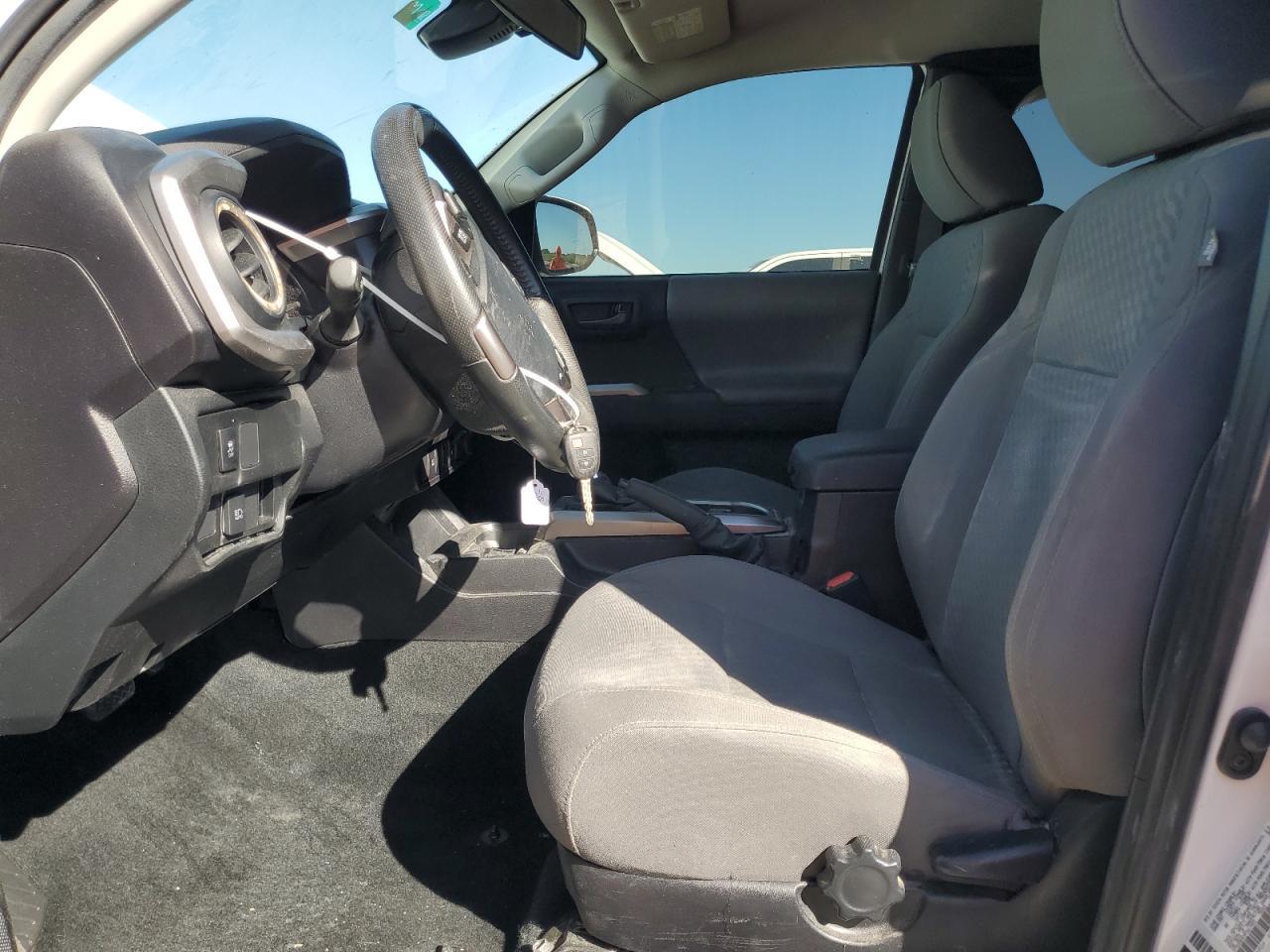 2023 Toyota Tacoma - zdjęcie 7