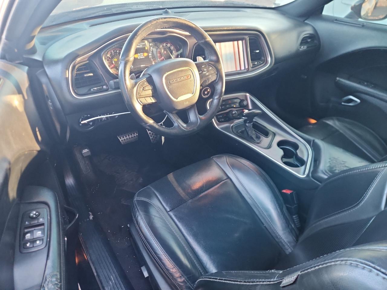2017 Dodge Challenger - zdjęcie 8