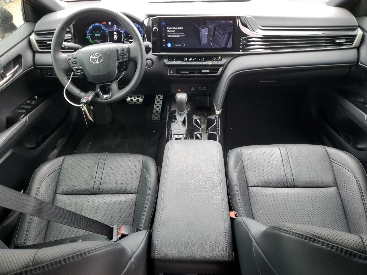 2025 Toyota Camry - zdjęcie 8