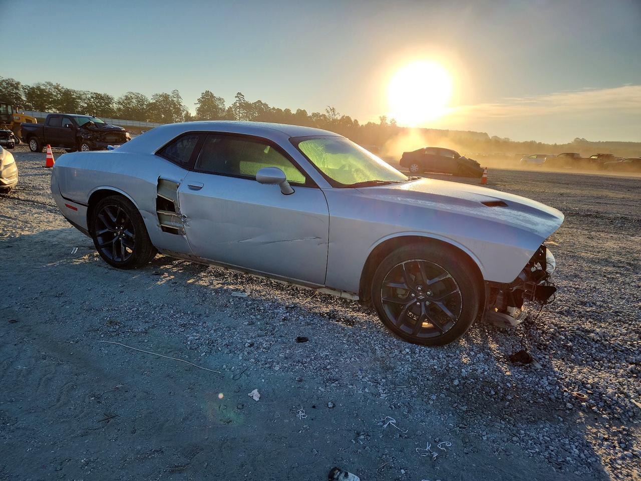 2021 Dodge Challenger Sxt - zdjęcie 4
