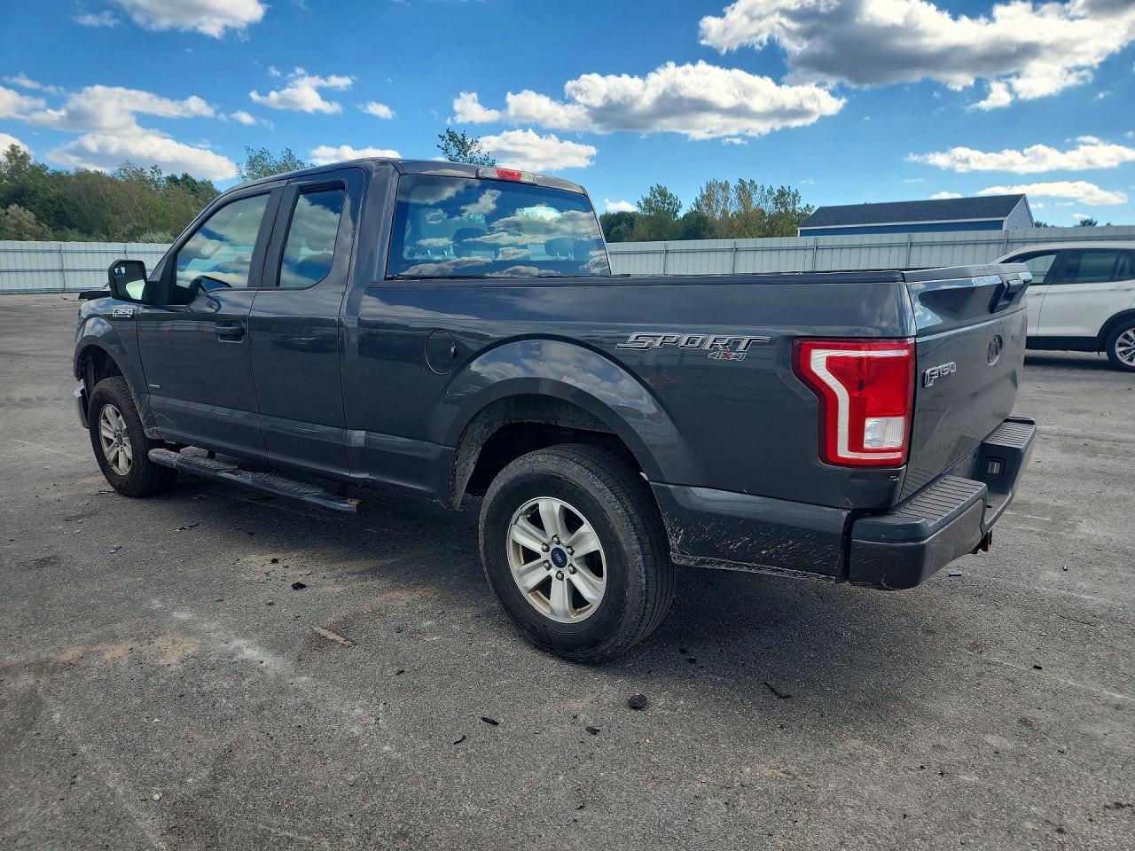 2015 Ford F150 Super Cab - zdjęcie 2