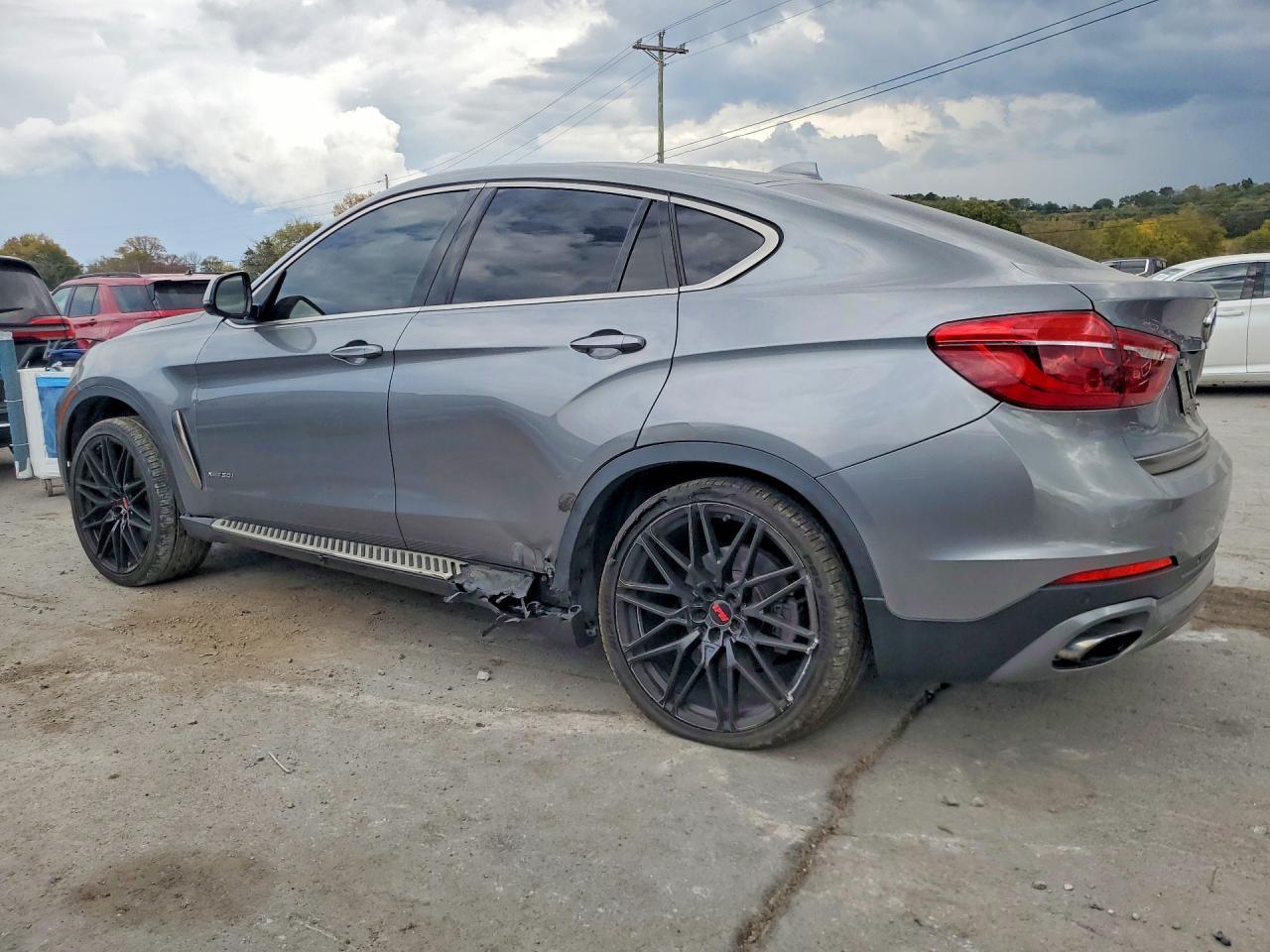 2019 BMW X6 xDrive50I - zdjęcie 2