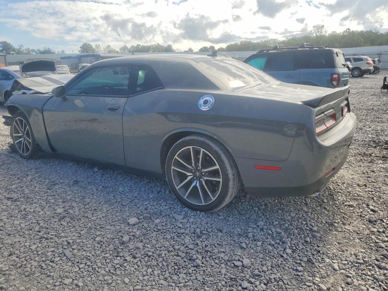 2023 Dodge Challenger R/T - zdjęcie 2