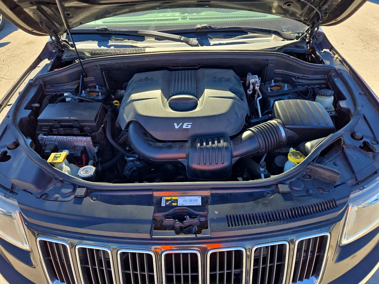 2014 Jeep Grand Cherokee Laredo - zdjęcie 12