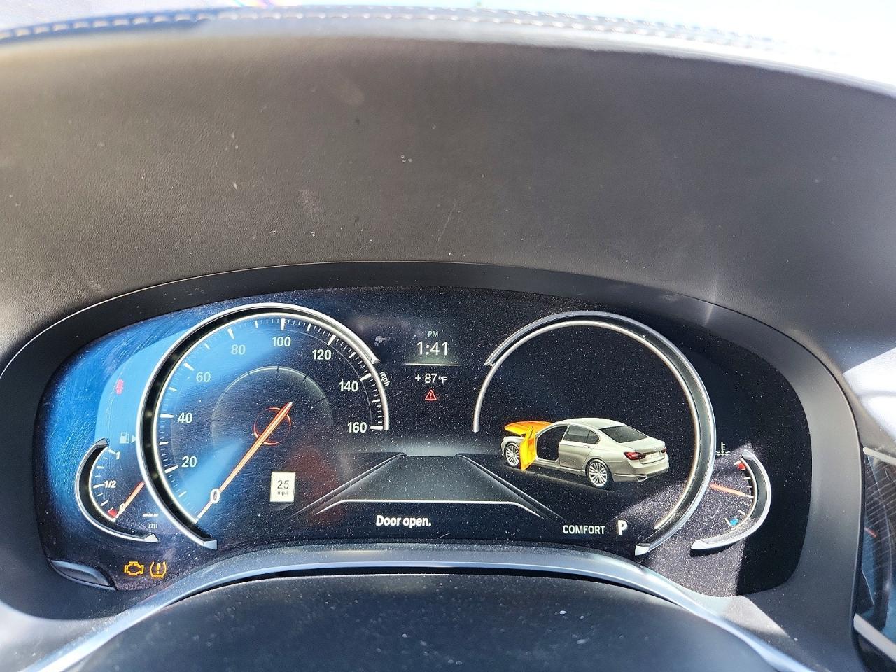 2016 BMW Seria 7 750i - zdjęcie 9