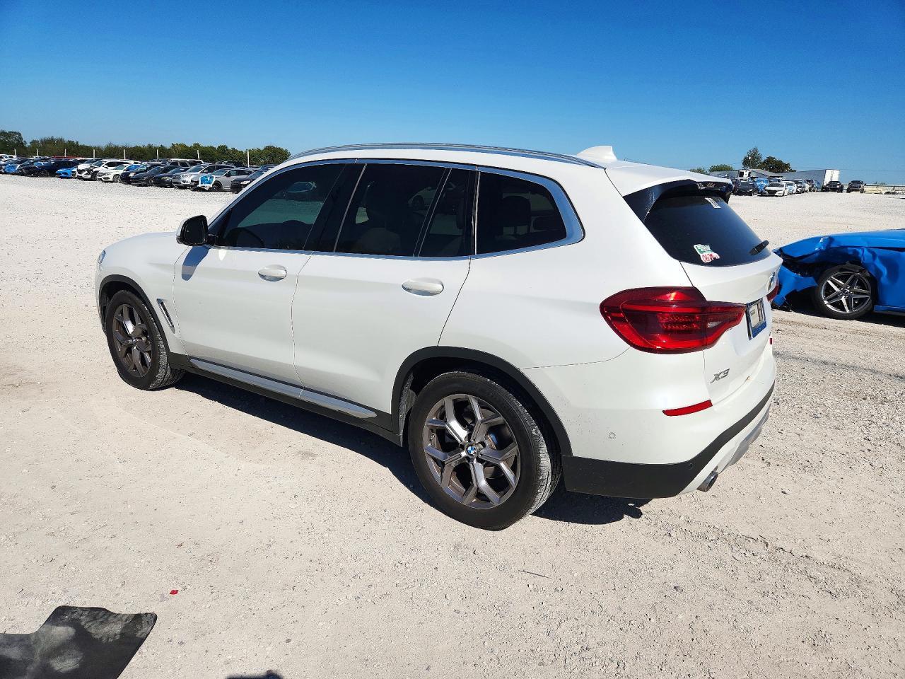 2021 BMW X3 xDrive30I - zdjęcie 2