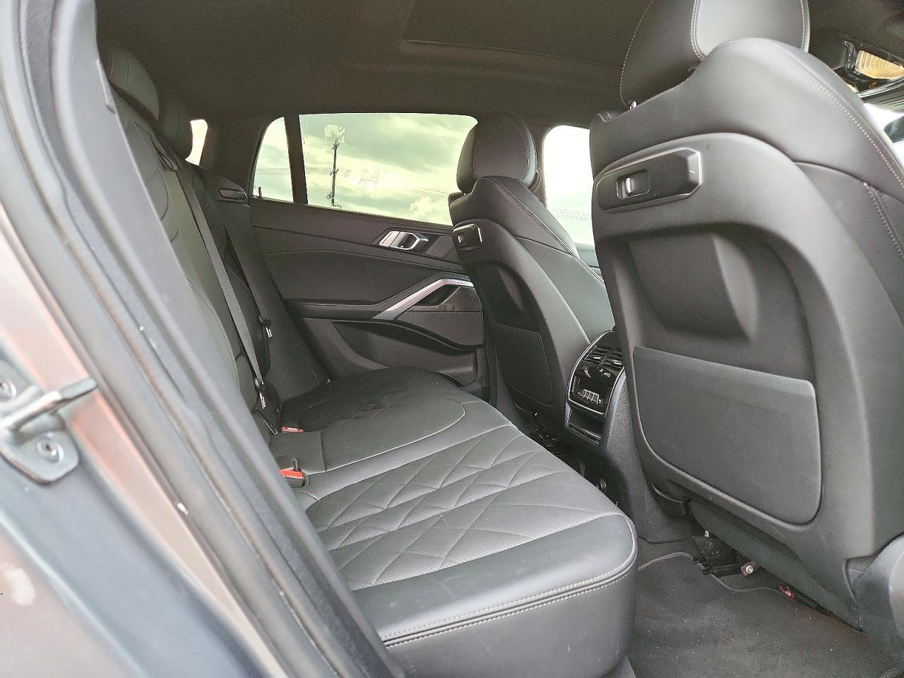2024 BMW X6 xDrive40I - zdjęcie 11