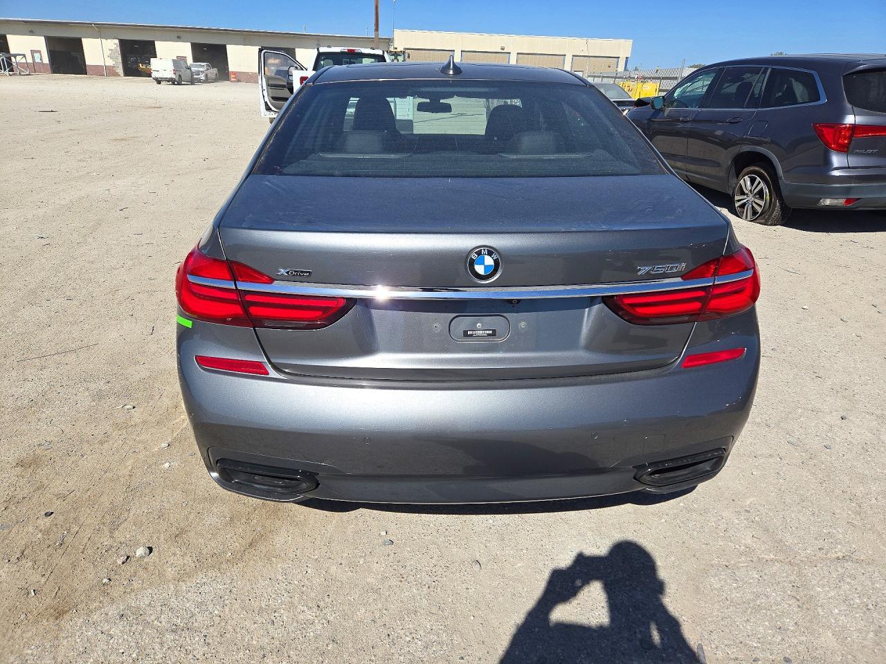 2018 BMW Seria 7 B7 - zdjęcie 6