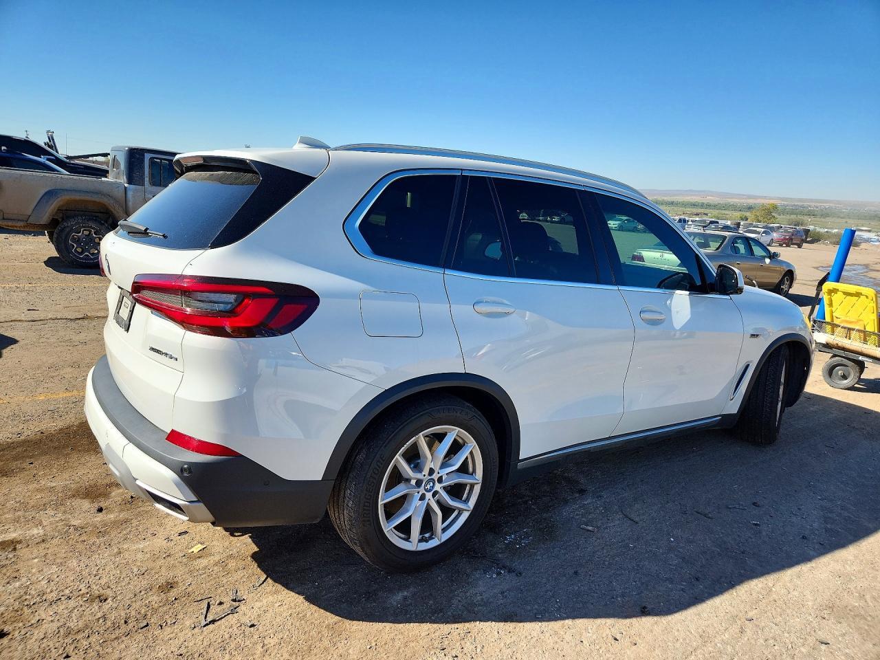 2022 BMW X5 xDrive45E - zdjęcie 3