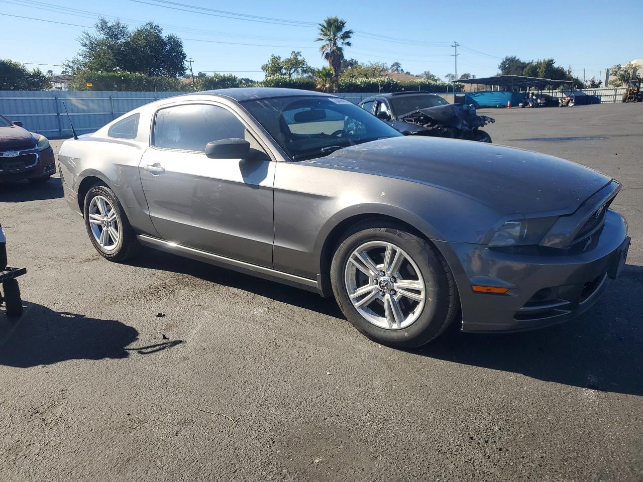 2014 Ford Mustang - zdjęcie 4