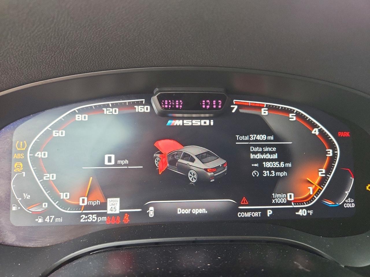 2022 BMW Seria 5 M550i - zdjęcie 9