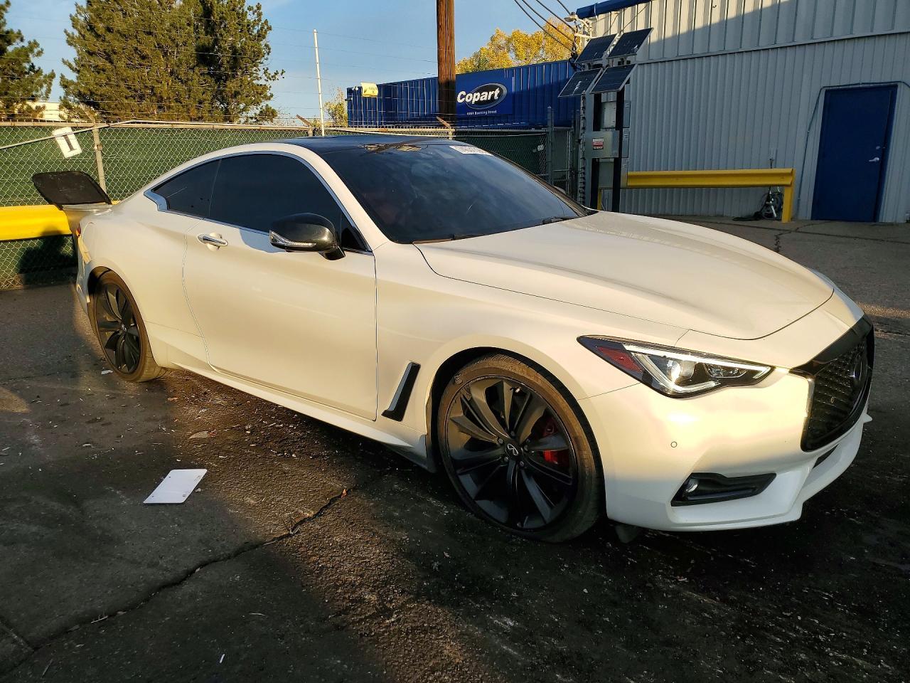 2021 Infiniti Q60 Red Sport 400 - zdjęcie 4