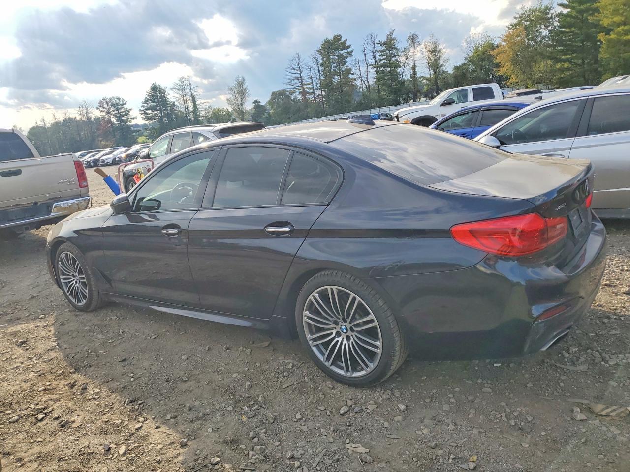 2018 BMW Seria 5 540i - zdjęcie 2