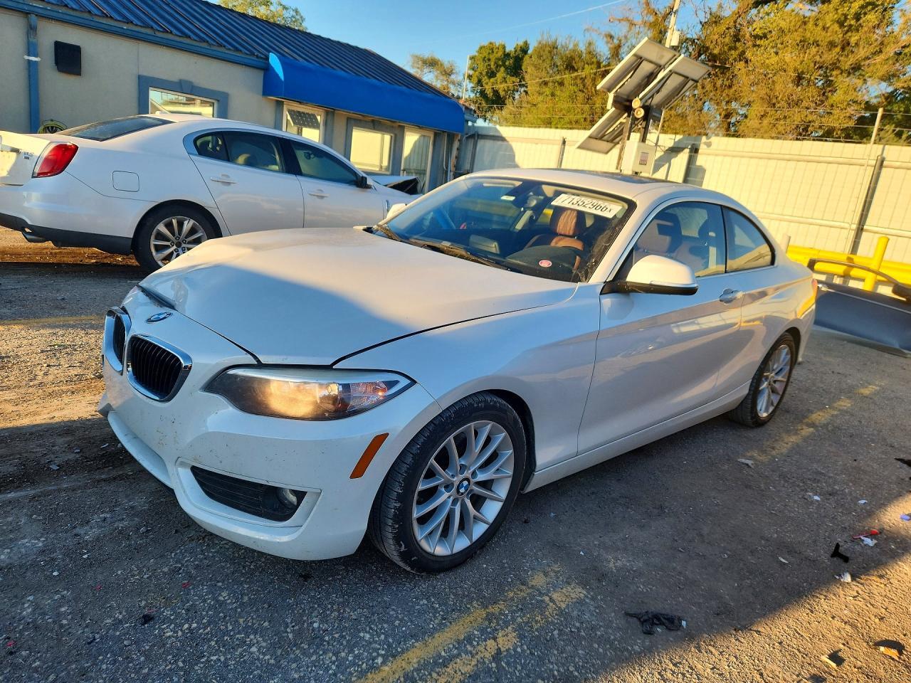 2014 BMW 228 I - zdjęcie główne
