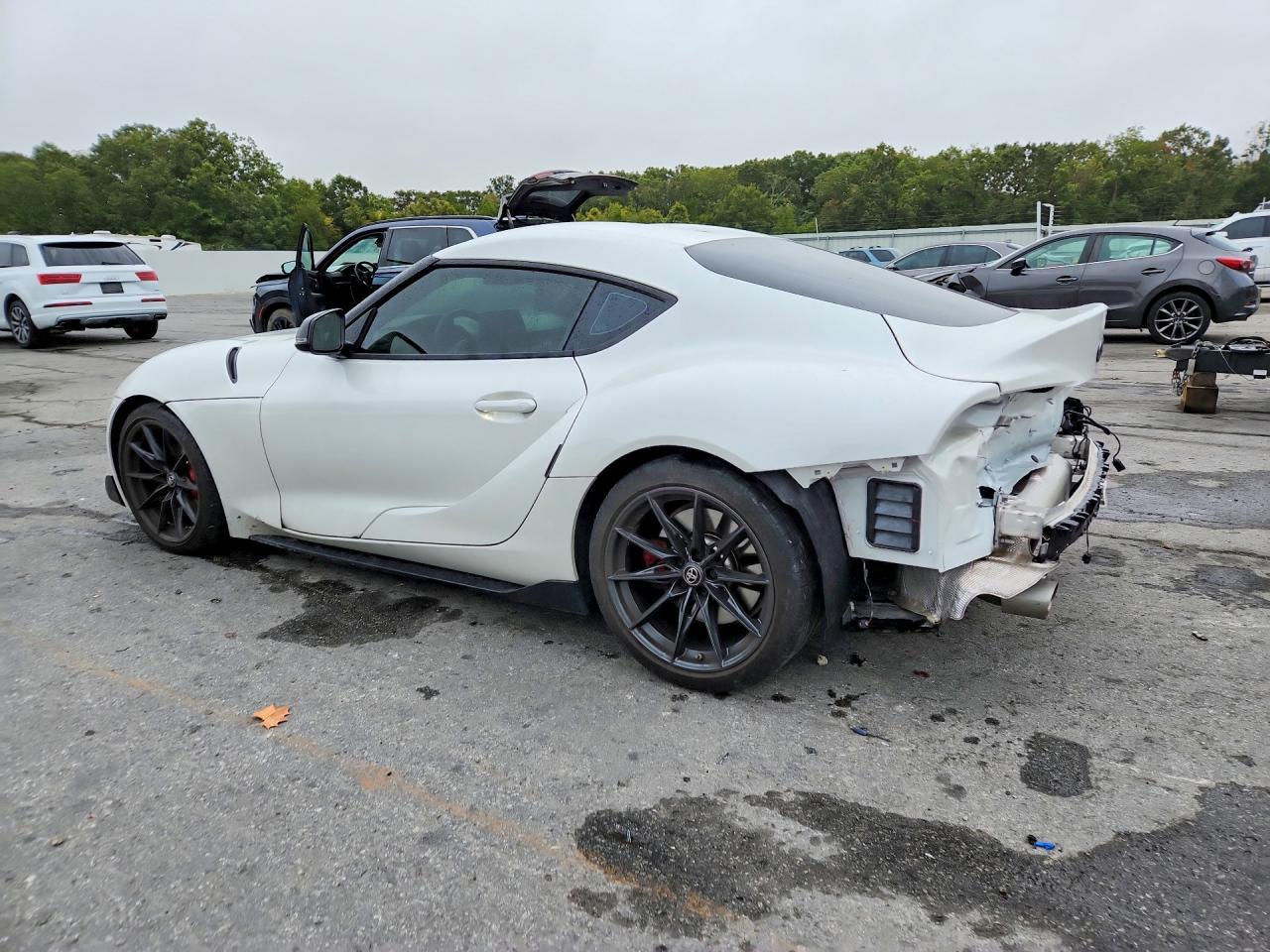 2023 Toyota Supra Premium - zdjęcie 2