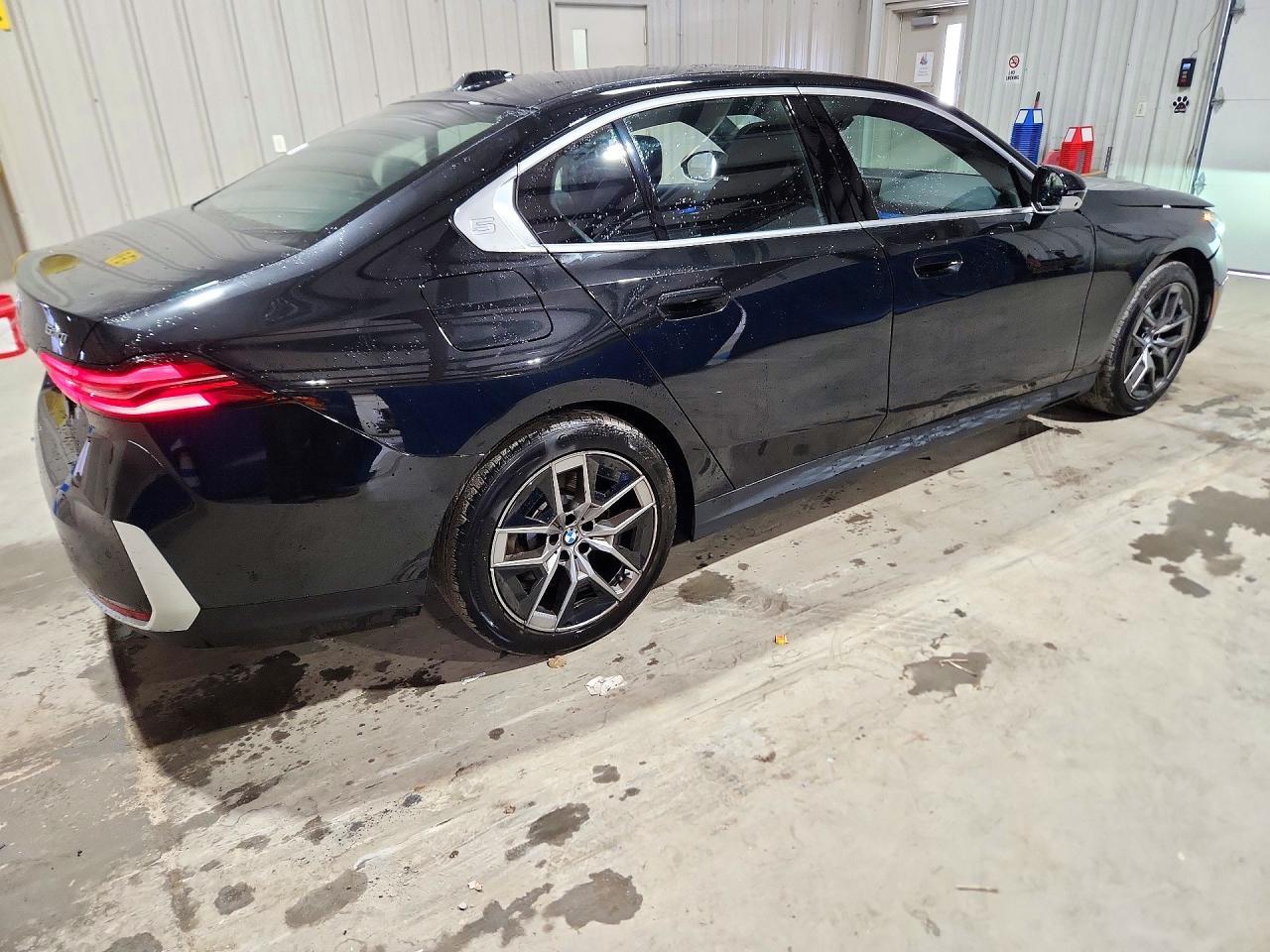 2027 BMW 530 I - zdjęcie 3