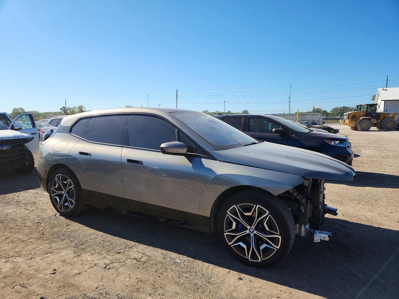 2025 BMW Ix xDrive50 - zdjęcie 4