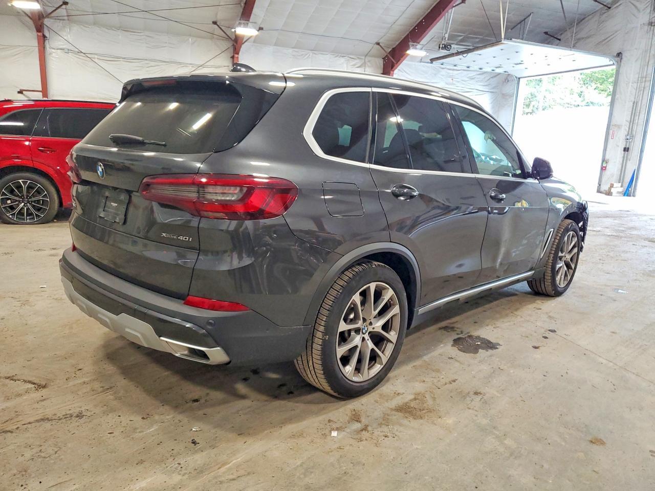 2023 BMW X5 xDrive40I - zdjęcie 3