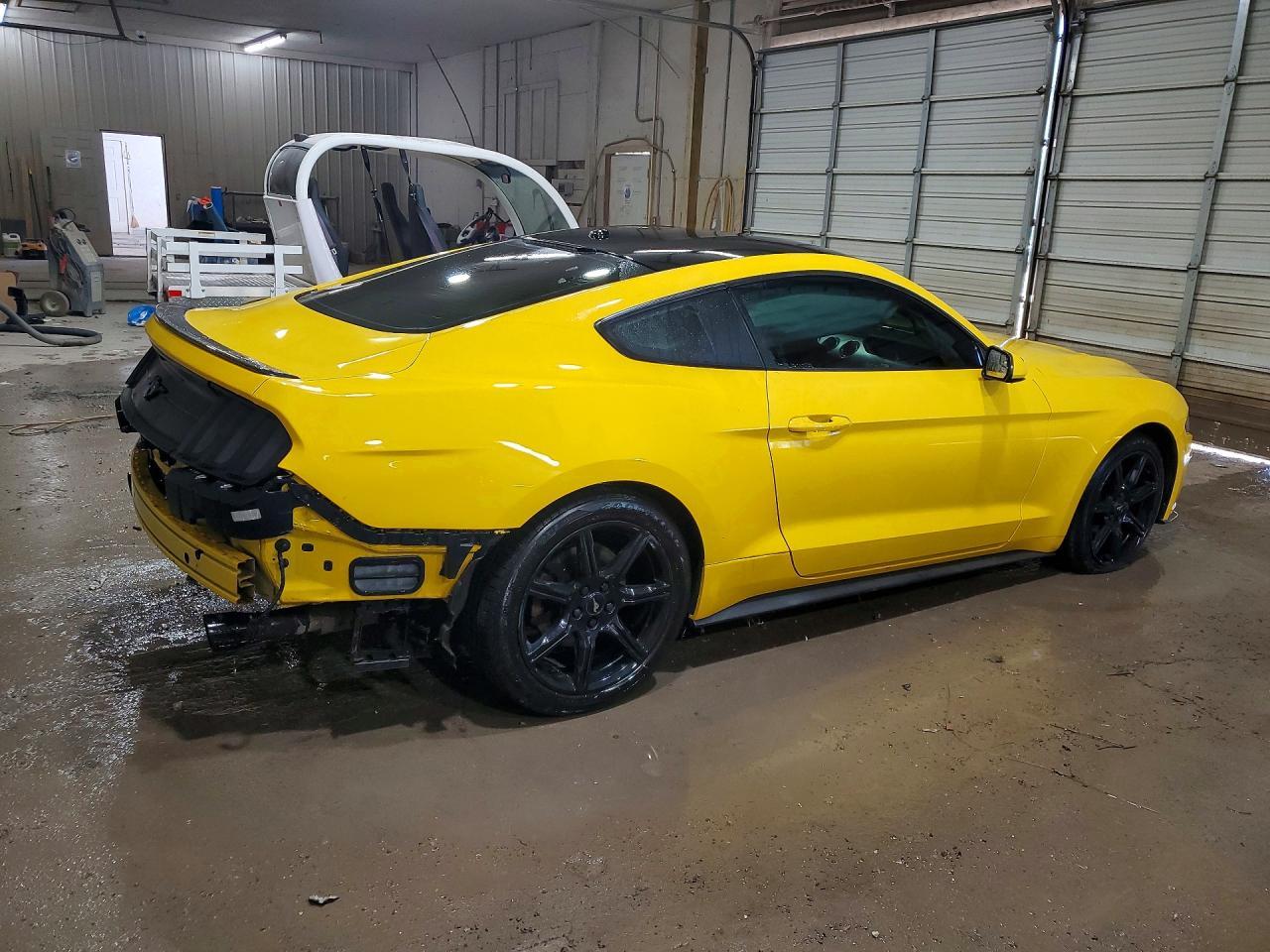 2018 Ford Mustang - zdjęcie 3